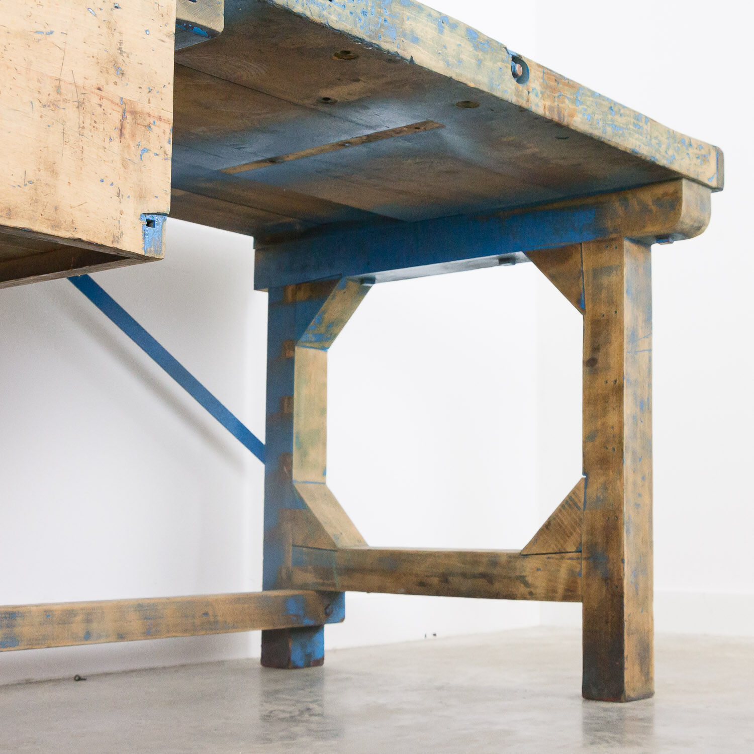 Industrial workbench