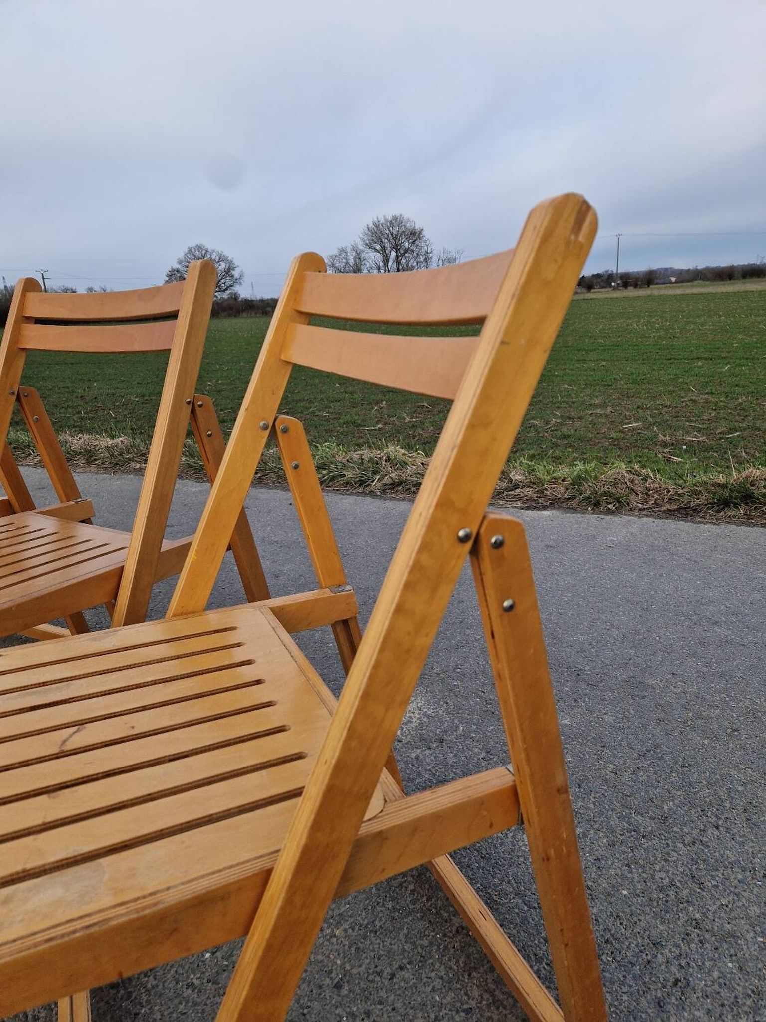 Set of 4 Folding Chairs in Wood and Plywood