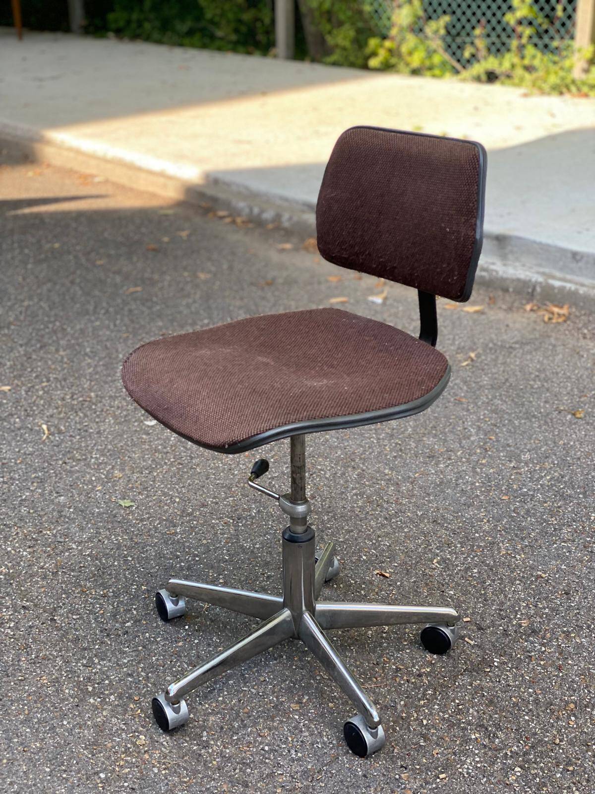 Chaise de bureau scandinave vintage pivotante 1980 daim marron