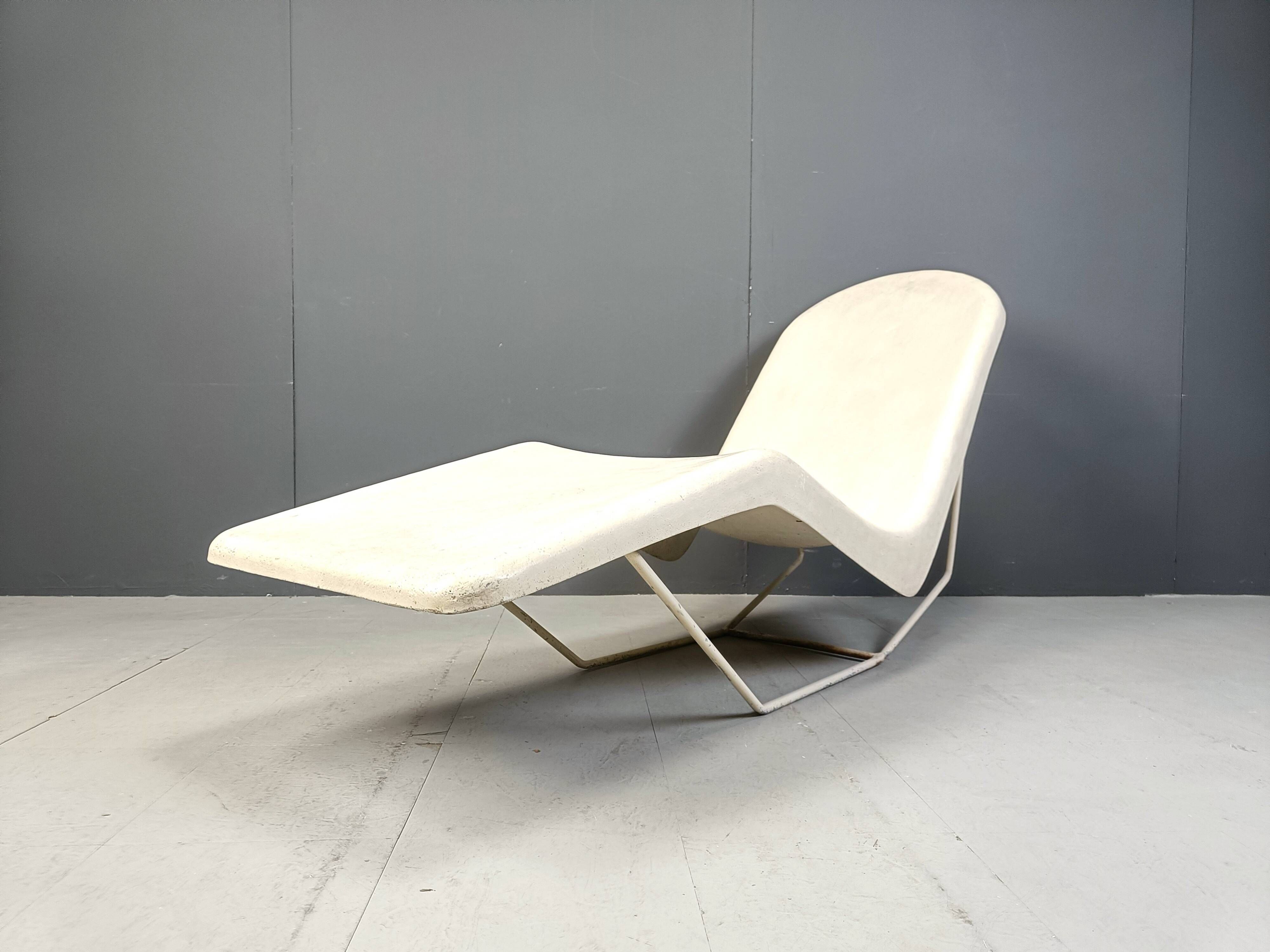 Mid-century fiberglass chaise longue, 1960s
