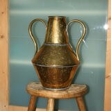 Golden hammervase