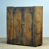 Oak pantry cabinet, circa 1820