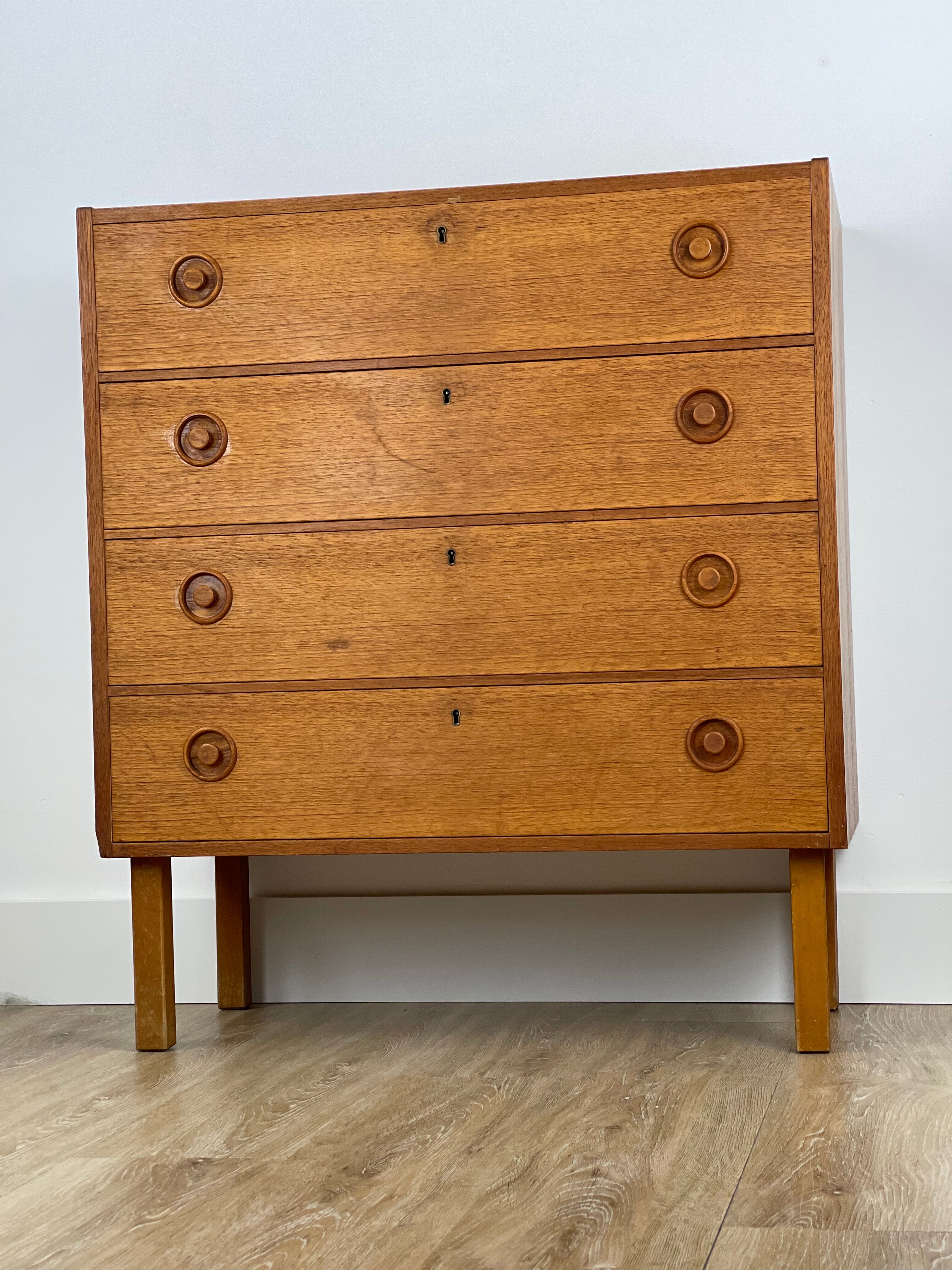 Commode scandinave