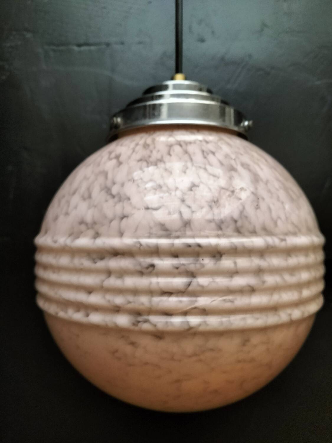 2 glass suspensions from Clichy