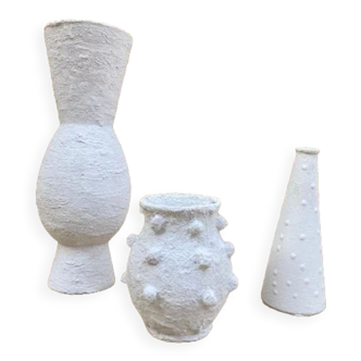 Set of 3 white vintage vases