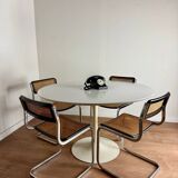 Table ronde blanche pied tulipe attribuée à Arkana