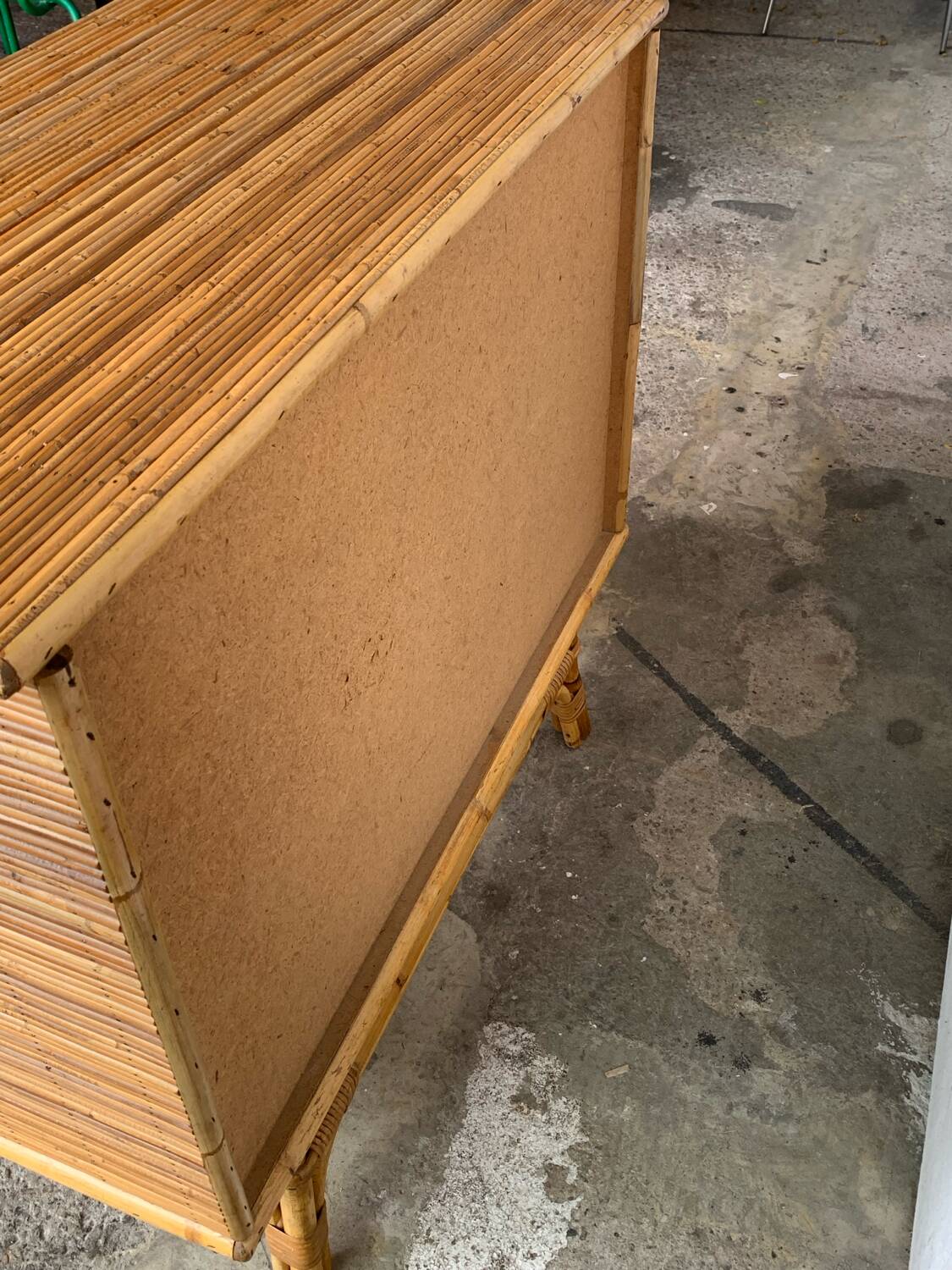 Commode en rotin vintage