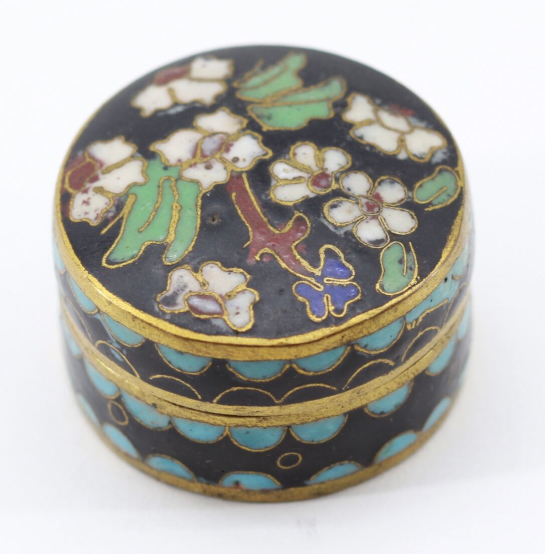 Jewelry box in email