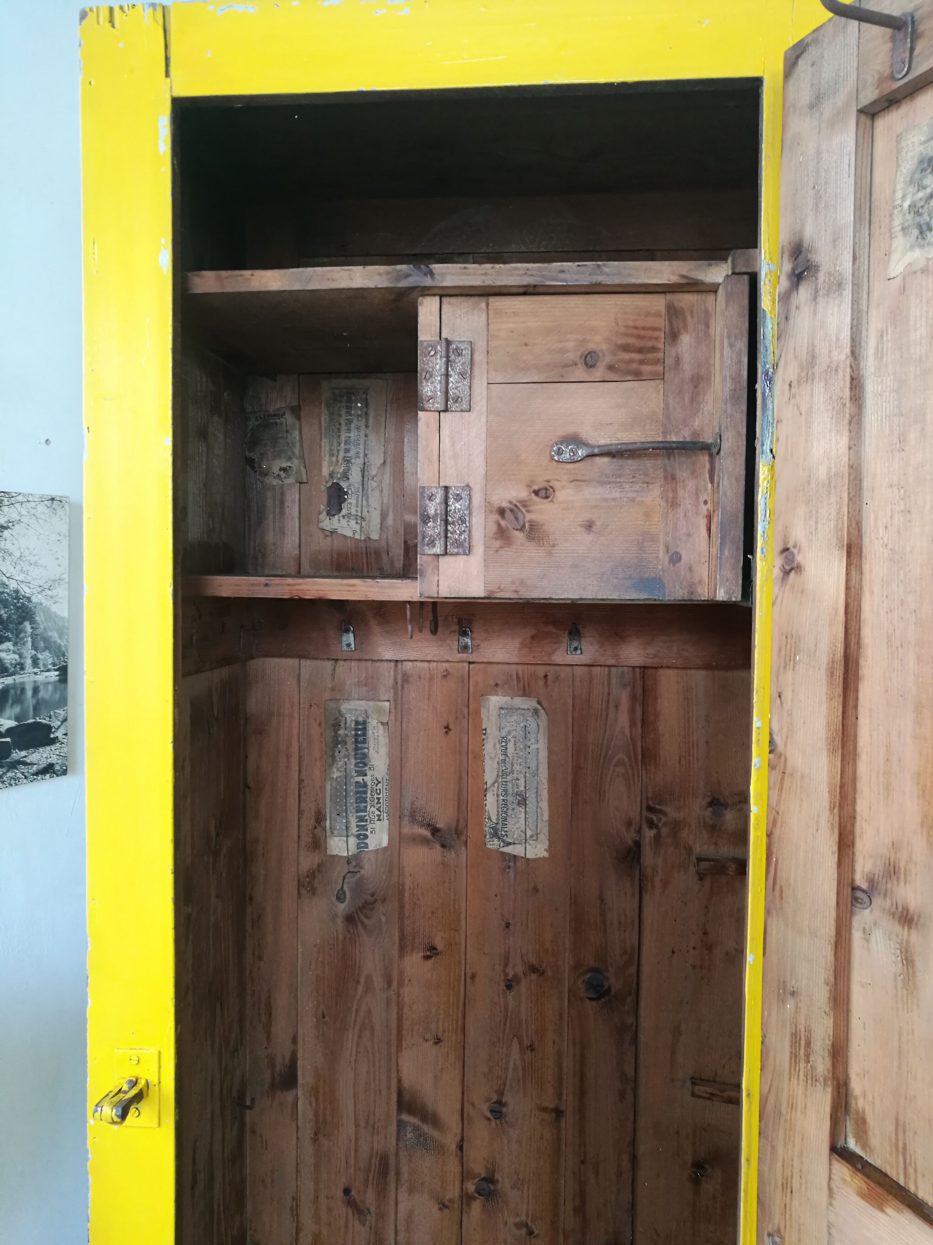 Wardrobe, fir cloakroom of the 20s