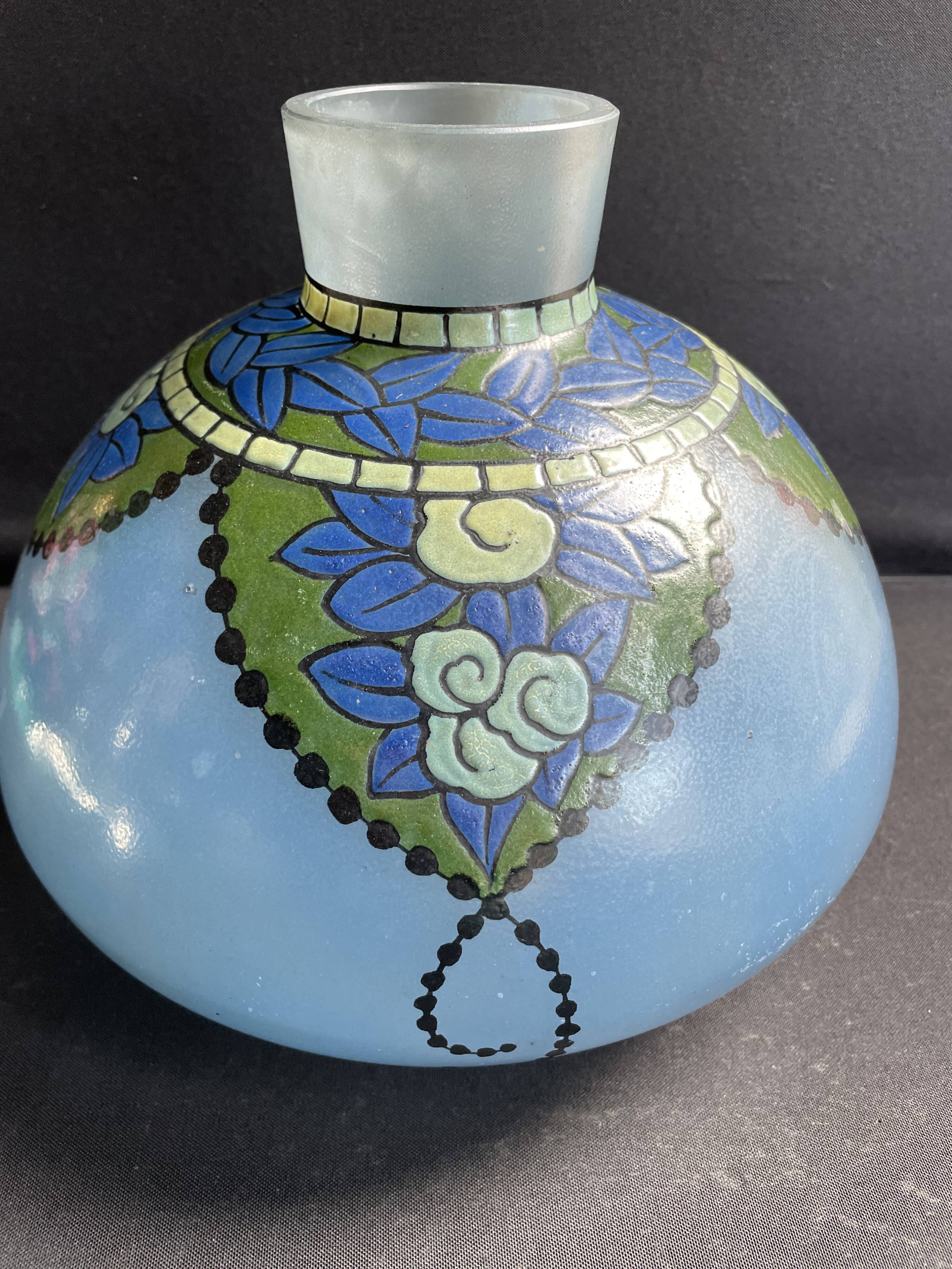 Vase Art Déco signé Verrerie de Leune (1861-1930)