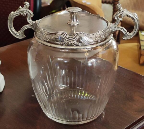 Ancien pot à biscuits/sucrier métal argenté et verre
