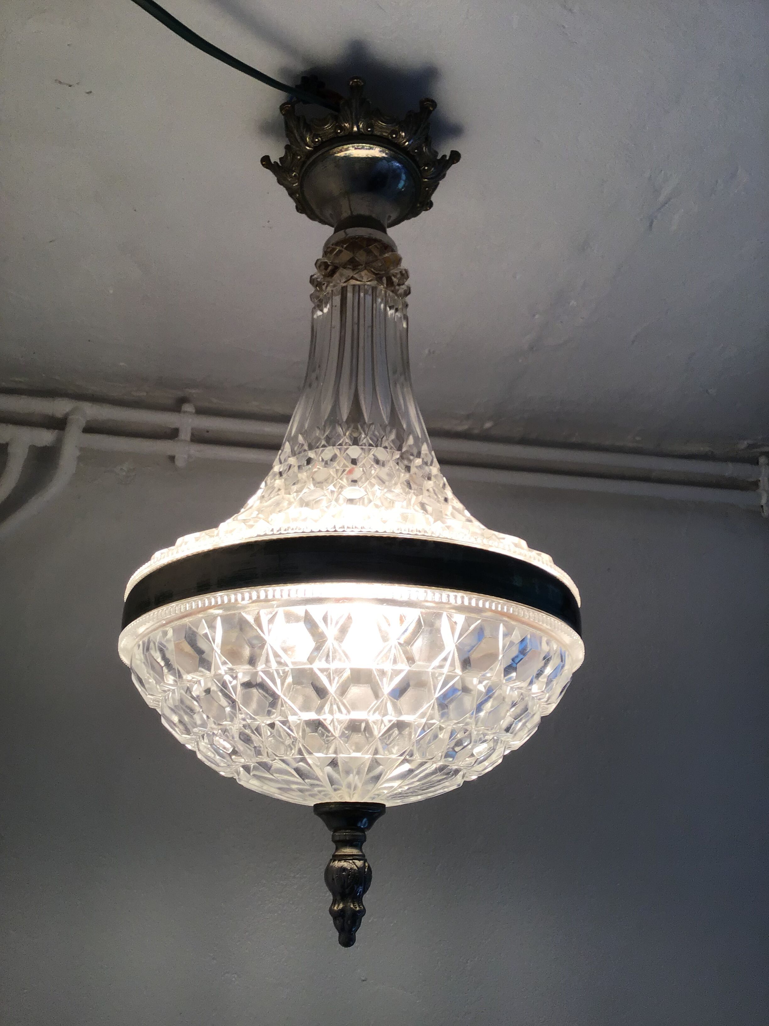 Ceiling balloon glass and metal