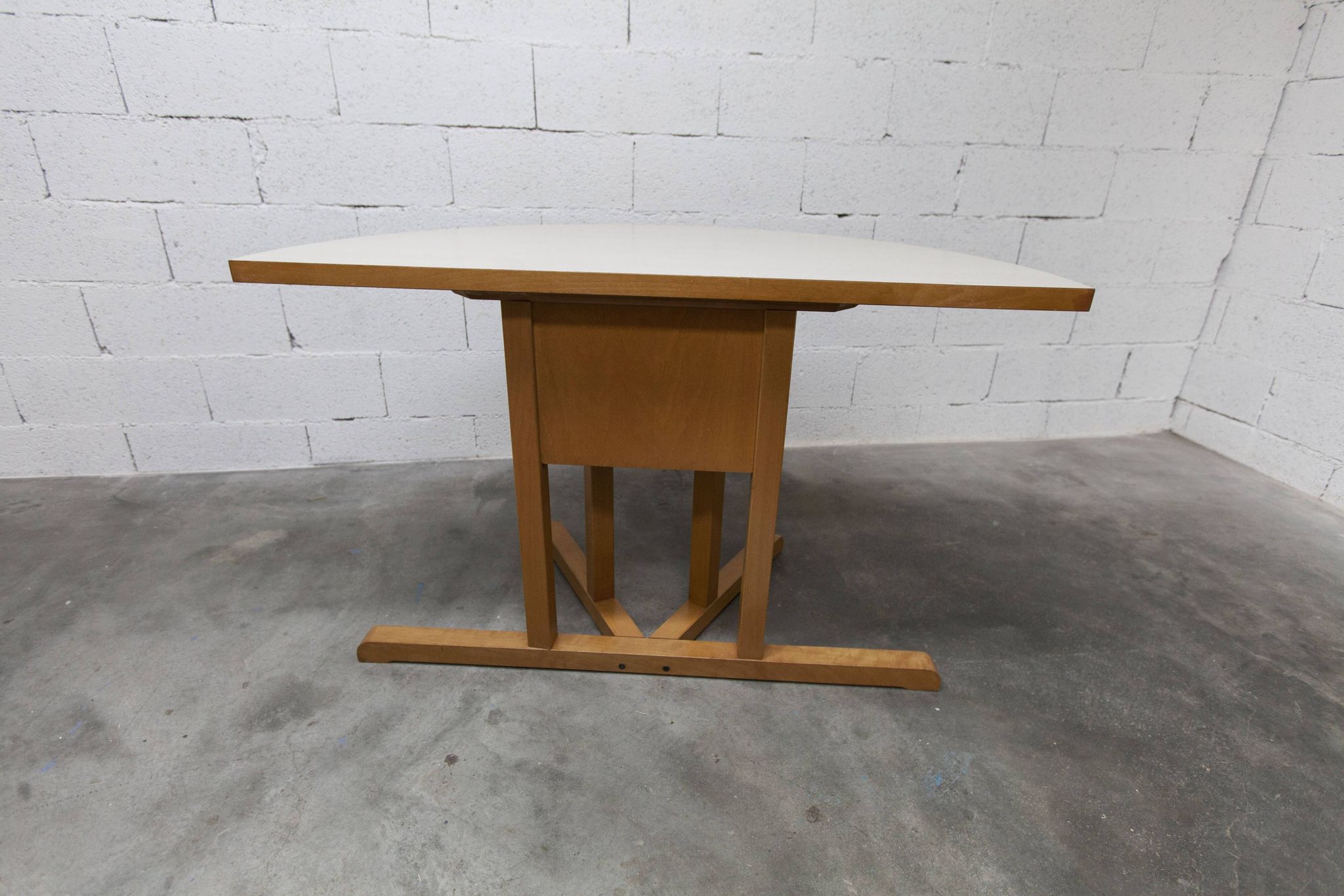 Rare set de 6 tables Baumann 1990, 80x120 et demi lune 120cm