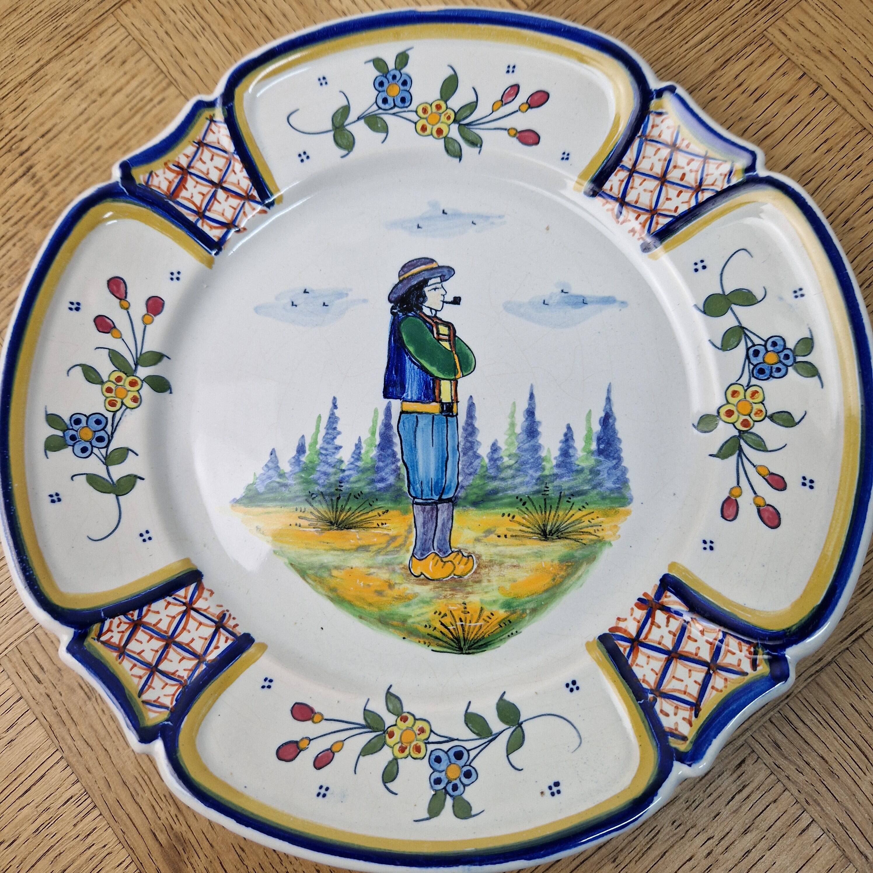 Old wall plate Character Henriot Quimper