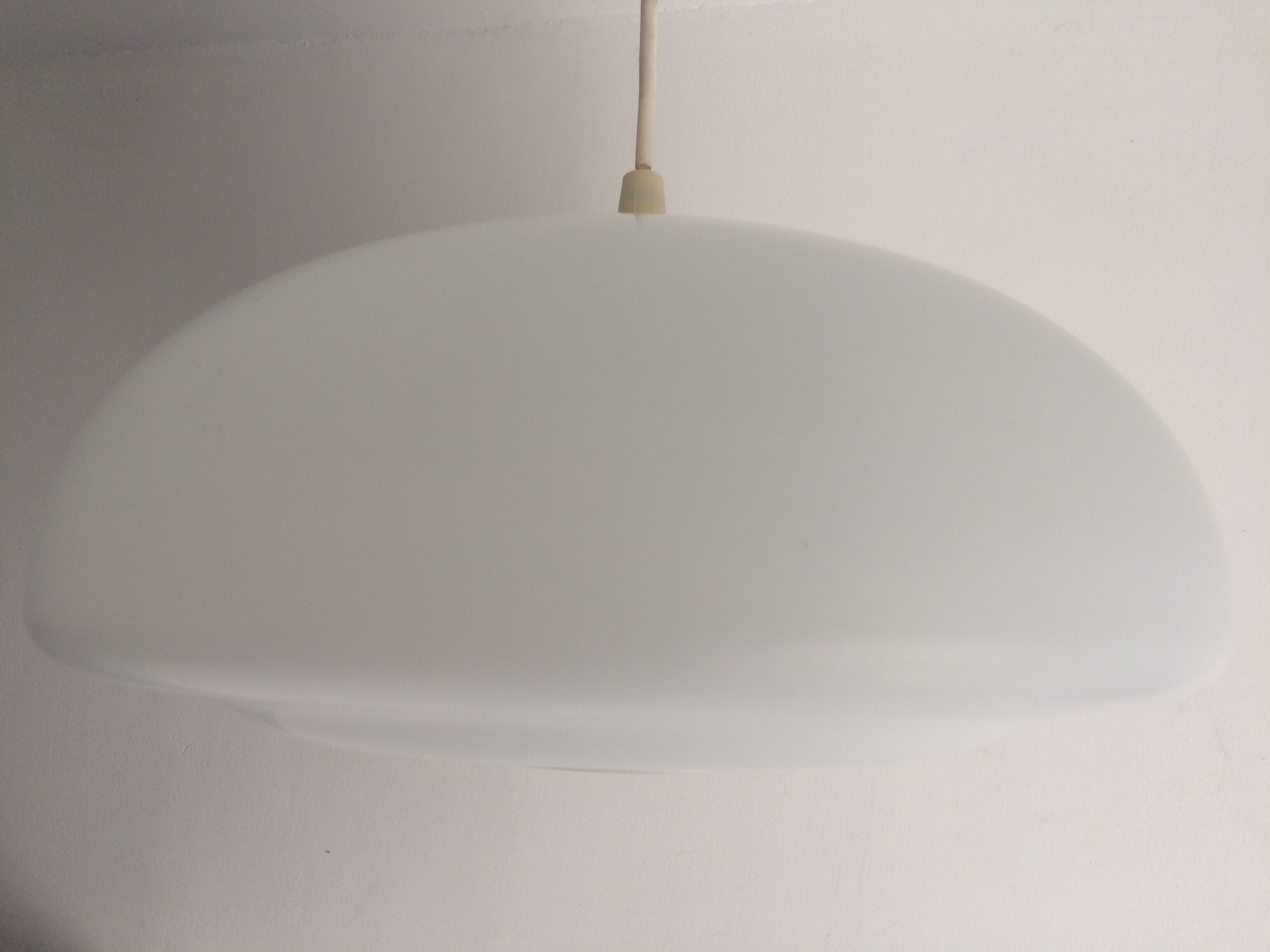 Suspension in opaline