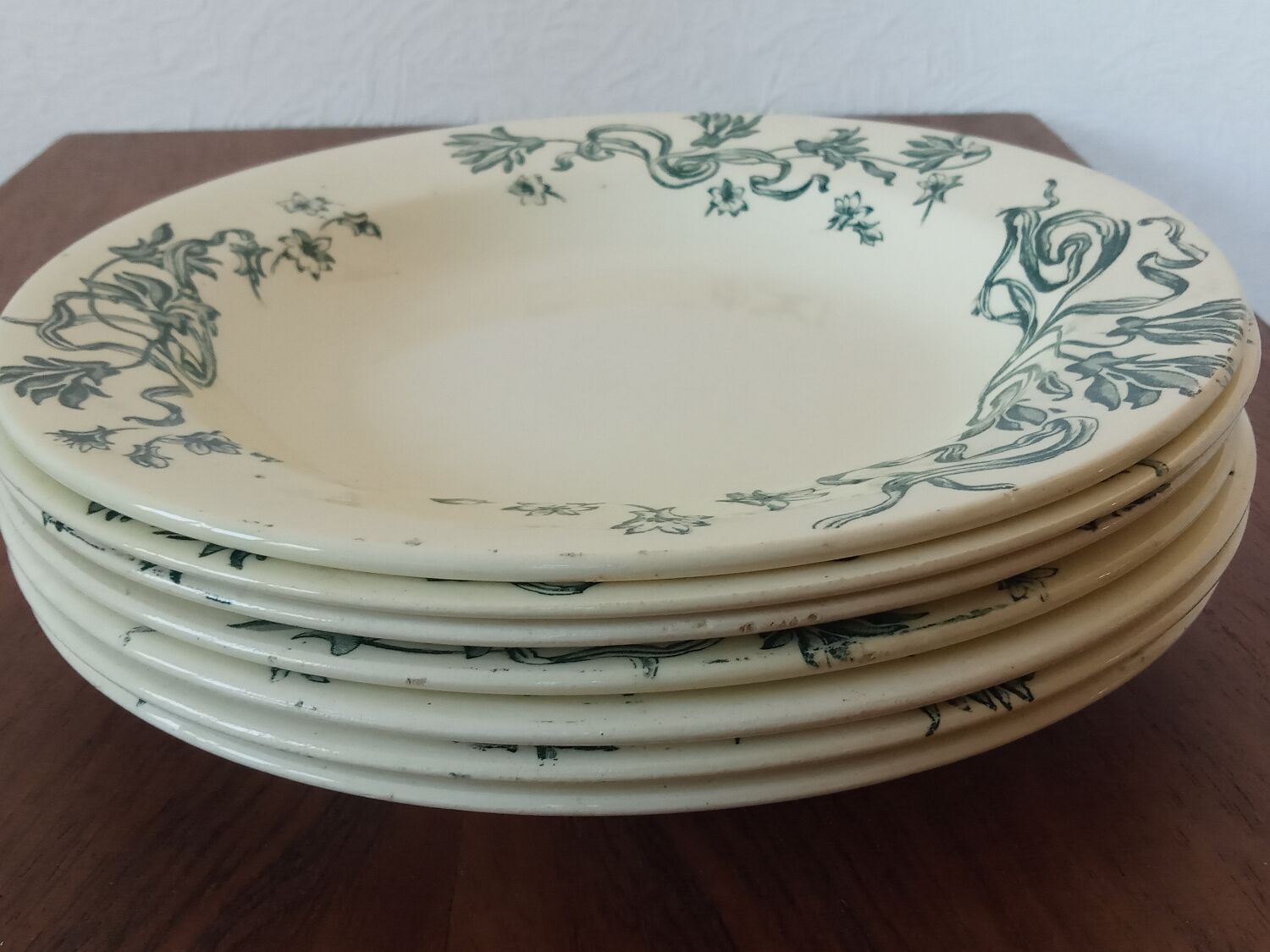 Seven hollow plates Terre de fer de Salins