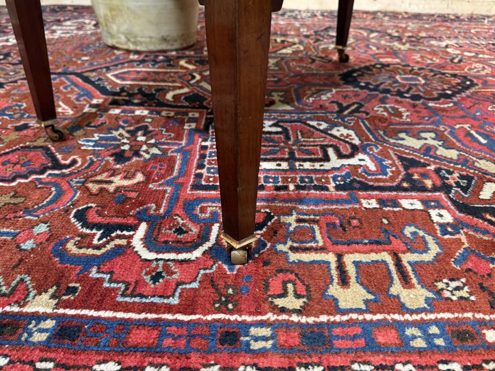 Commode anglaise en acajou et chêne, début XXème