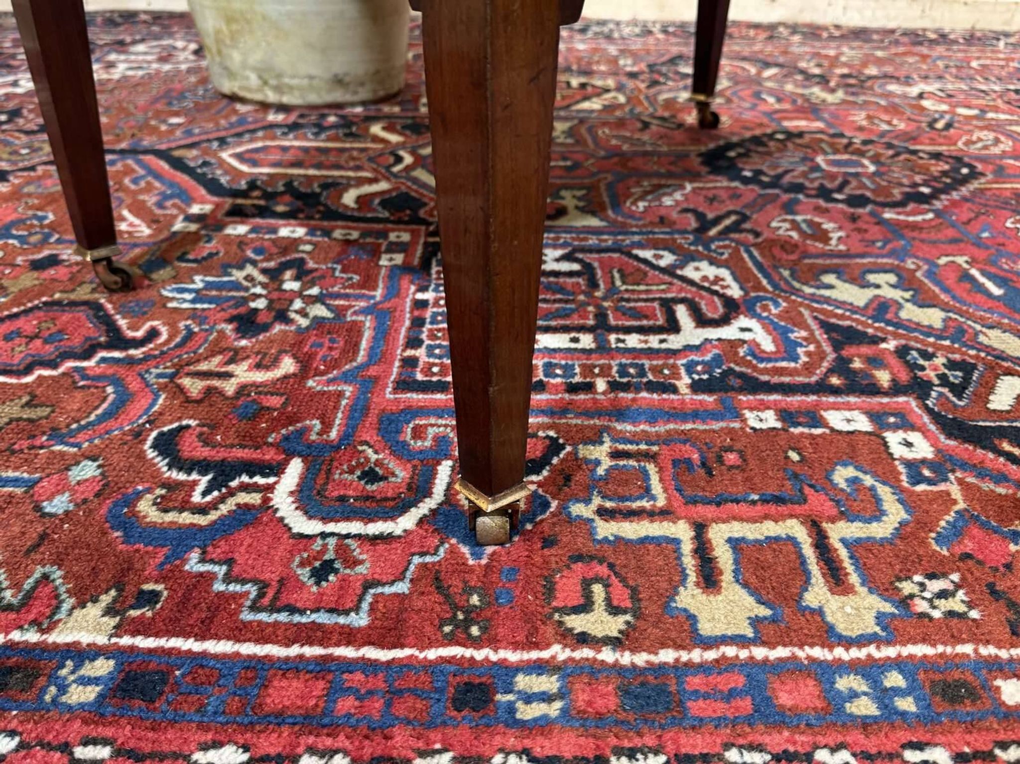 Commode anglaise en acajou et chêne, début XXème