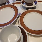 4 tasses, et assiettes à dessert MOSA Maastricht Holland