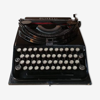 Typewriter rare Olivetti Ico