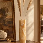 Cylindrical vase in natural veined onyx – Semi-precious stone