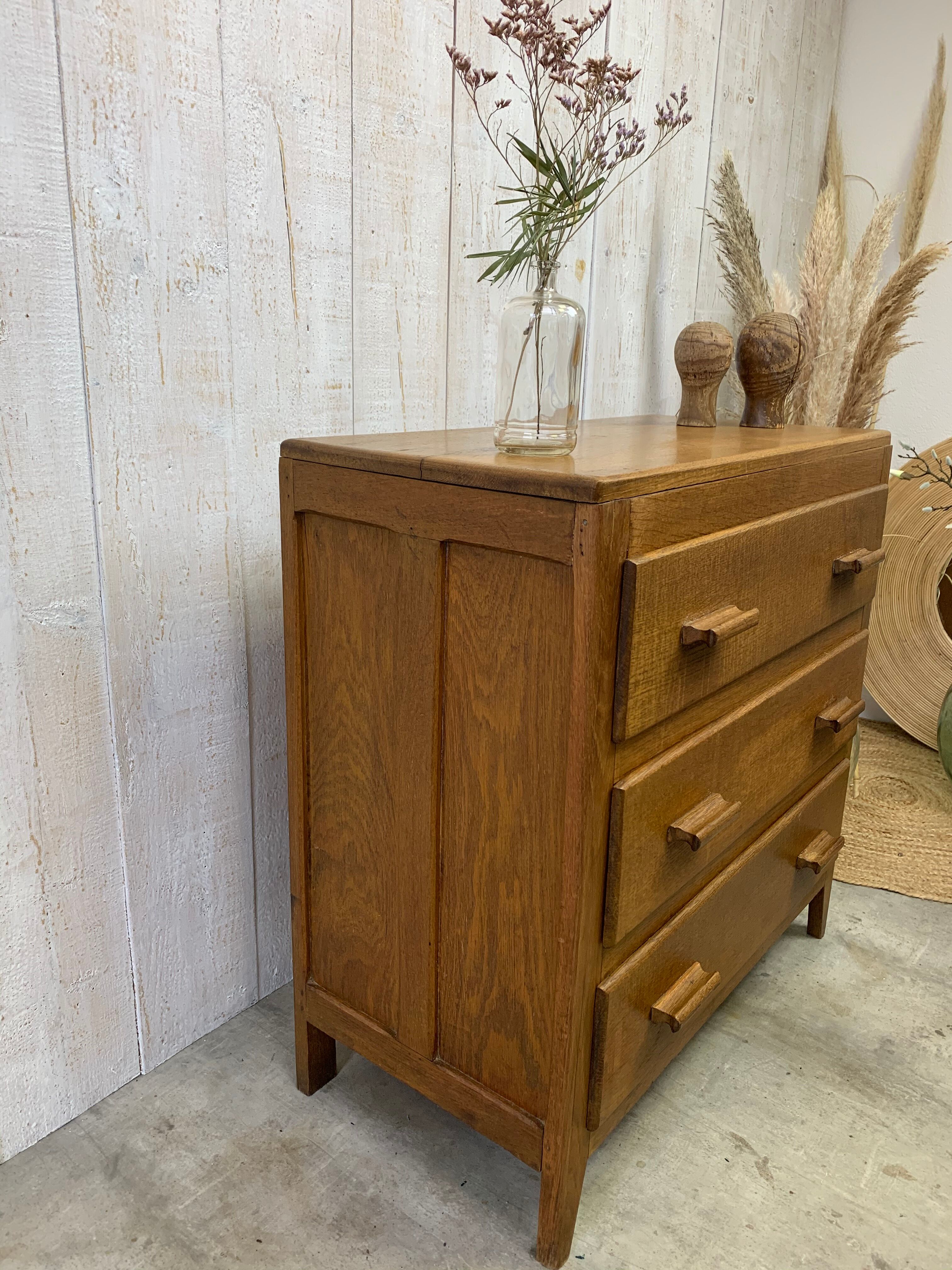 Vintage chest of drawers