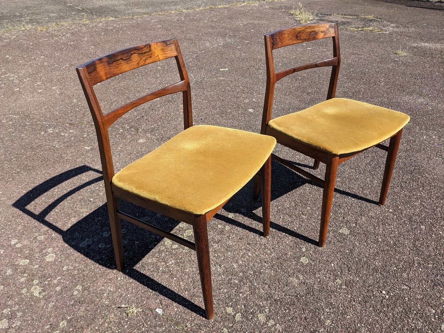 Pair of chairs by Henning Kjaernulf for Mobelfabrik