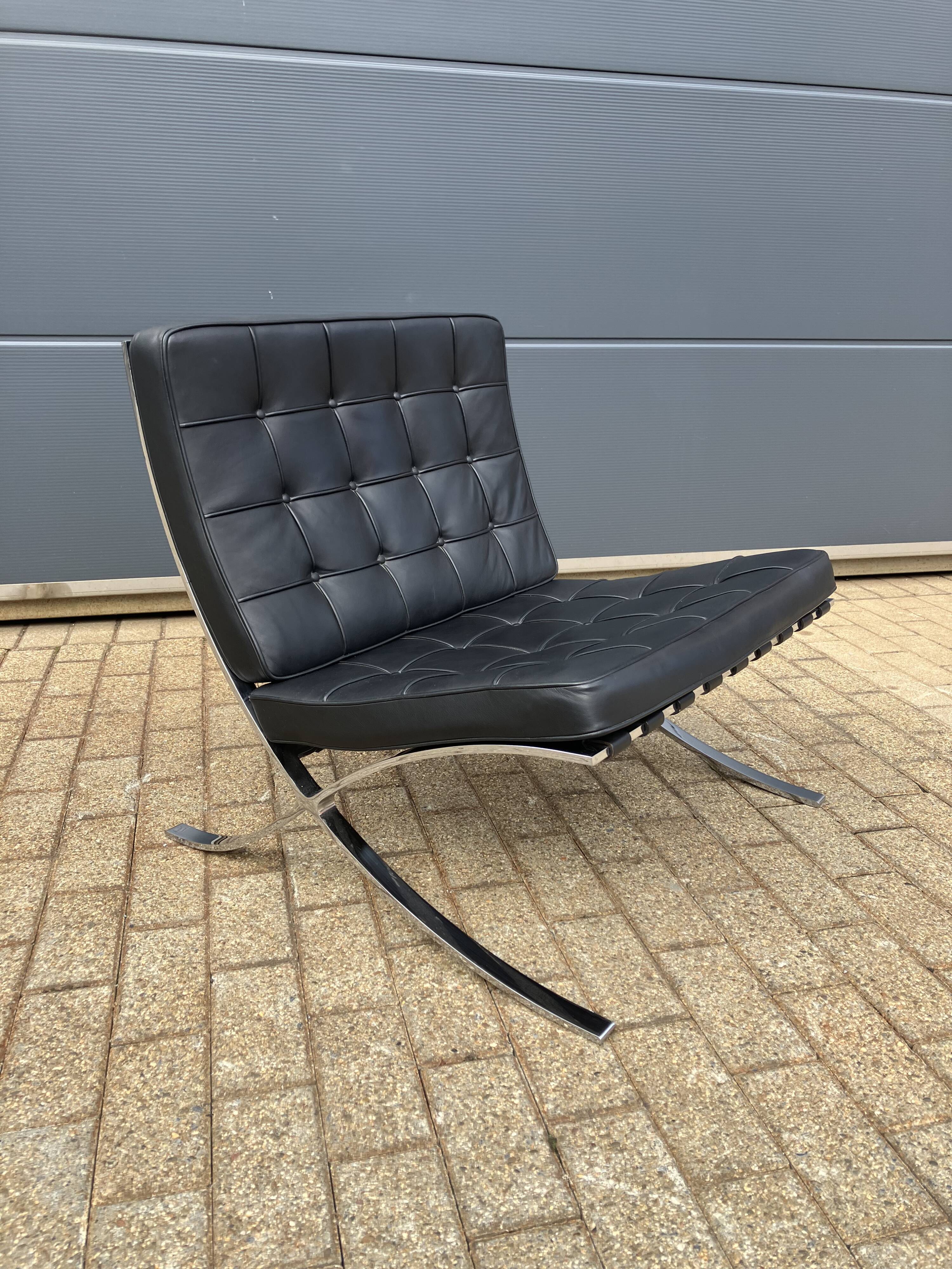 Originele Knoll Barcelona chair Mies Van Der Rohe , Zo goed als nieuw!!