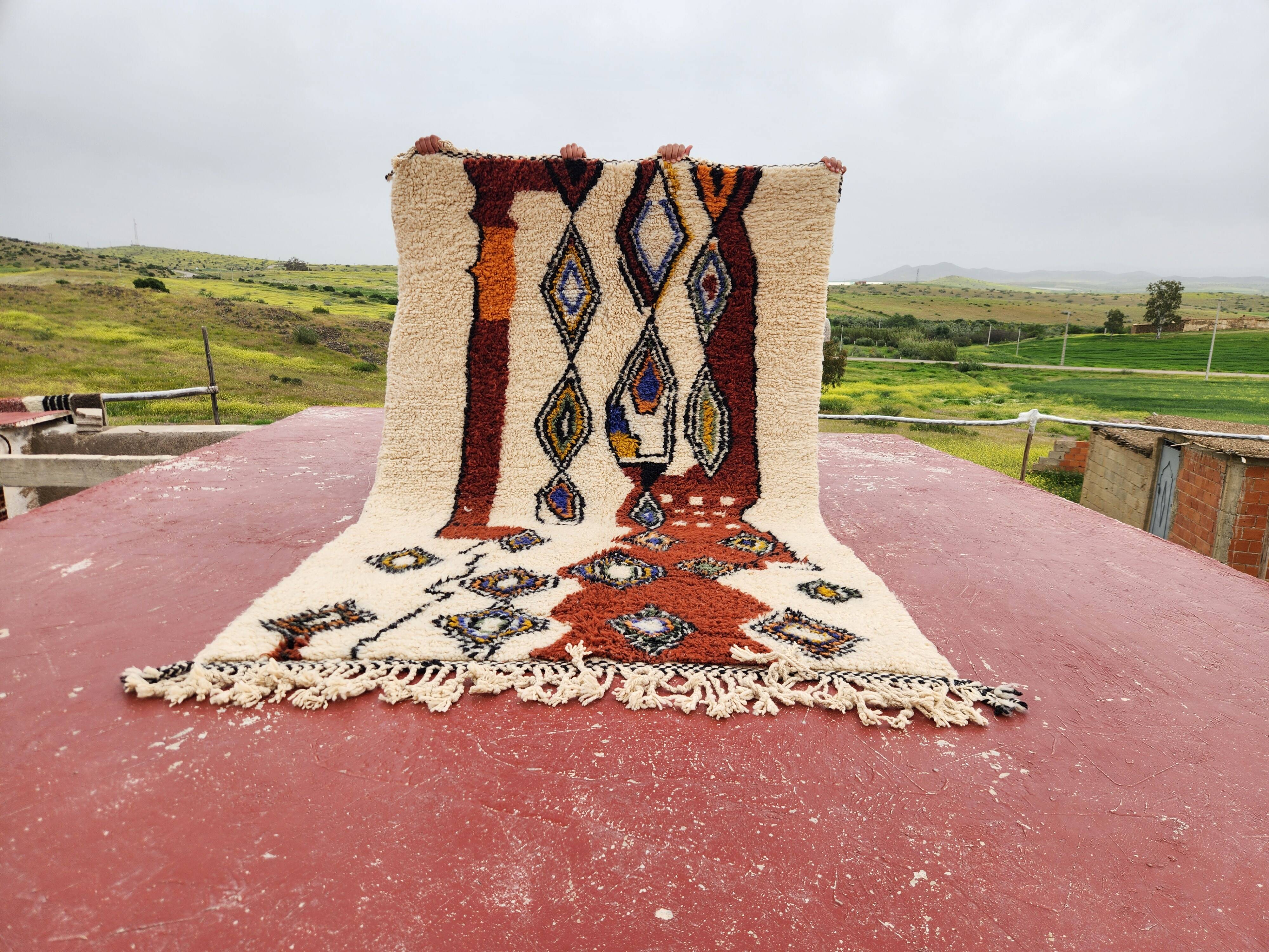 Beni Ouarain rug 244x150 cm – Thick wool – Multicoloured Berber patterns