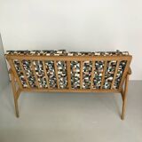 Boomerang bench