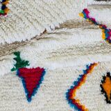 Decorated white wool rug 200cm x 300cm