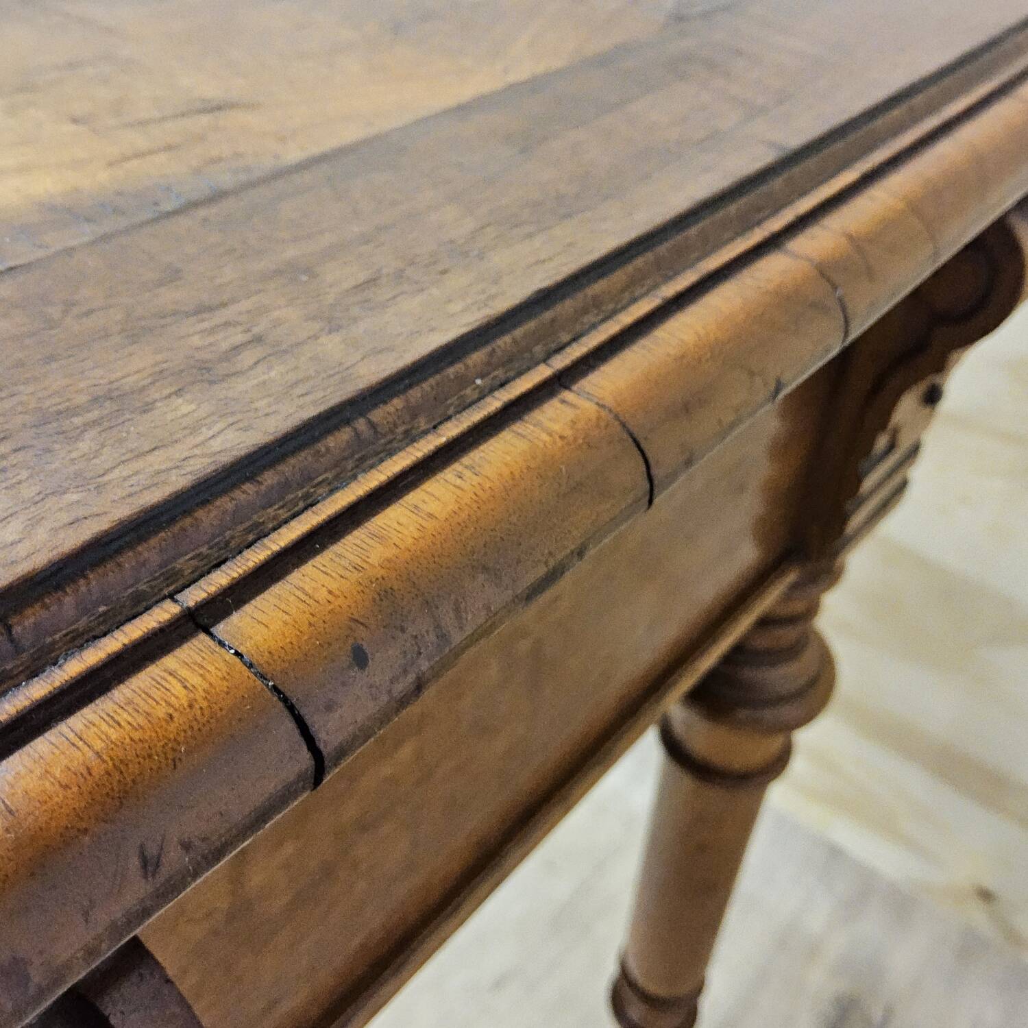Antique walnut sewing table (19th century) Biedermeier side table