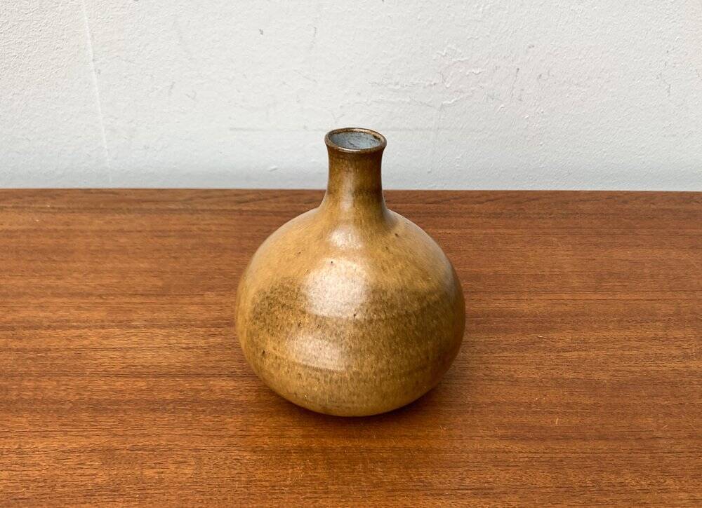 Mid-century German studio pottery vase by Janne Reckert-Cordua, Sylt Keramik, 1960s.