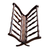 Folding magazine rack