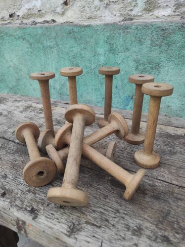 Lot de 10 anciennes bobines en bois vintage de passementerie filature tissage