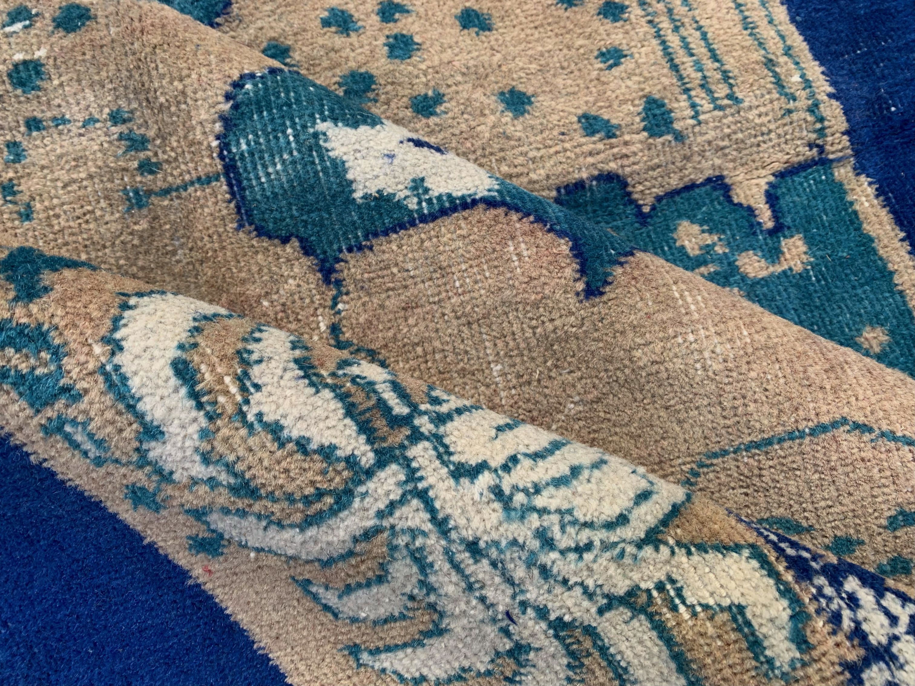 Vintage turkish rug 225x145 cm carpet