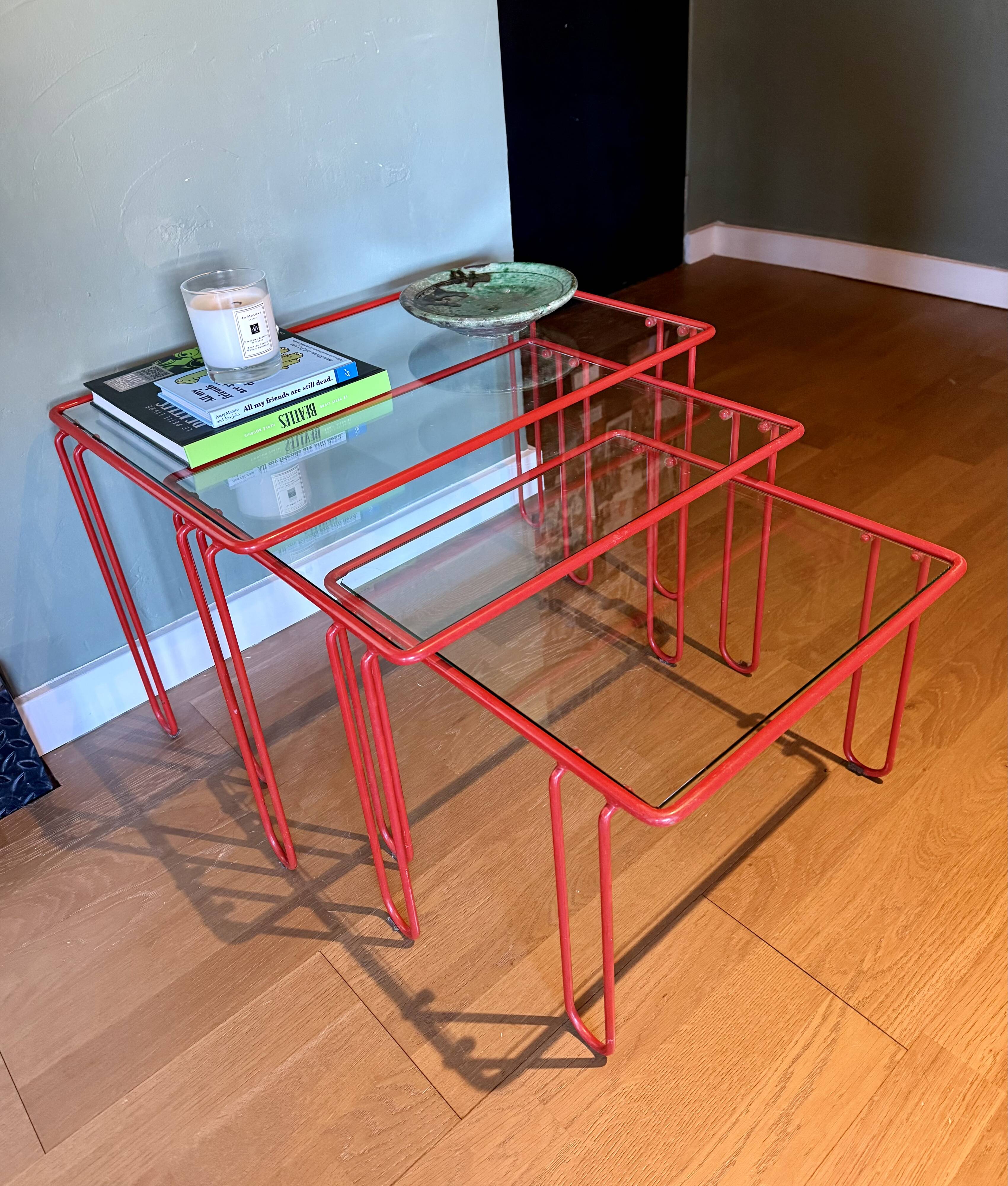 Red tubular nesting tables, 1970s, Set of 3