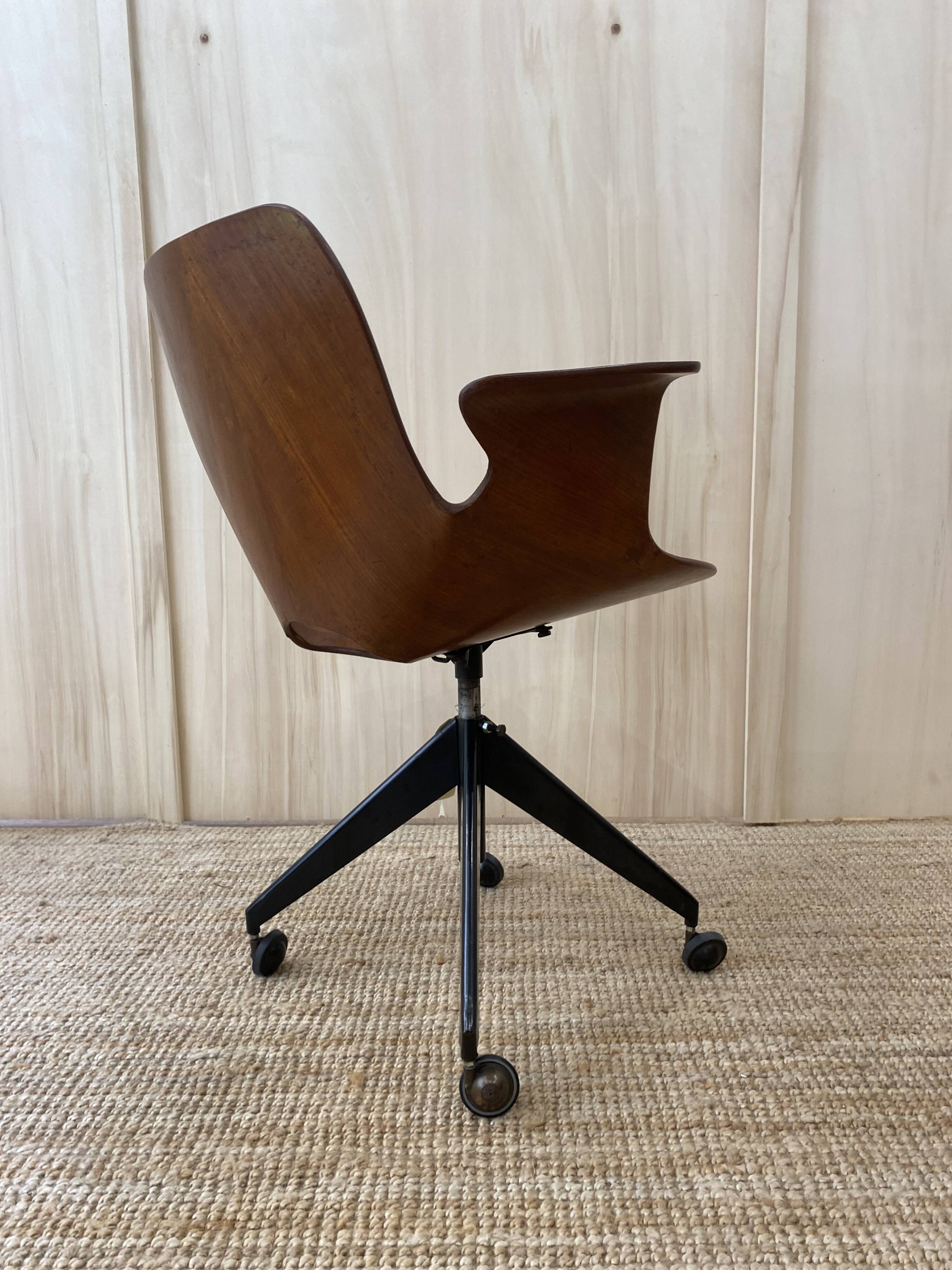Medea office chair by Vittorio Nobili for Fratelli Tagliabue