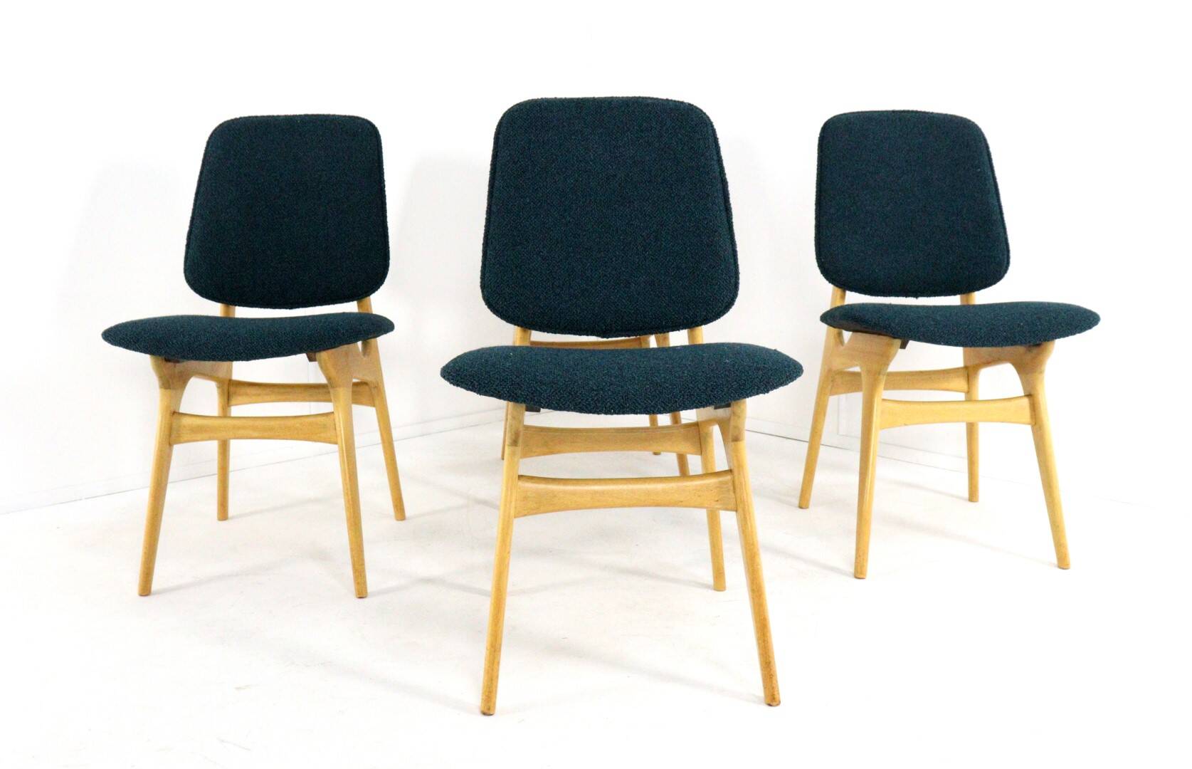 Set of 4 chairs in the style of Arne Hovmand olsen 'Bergen'