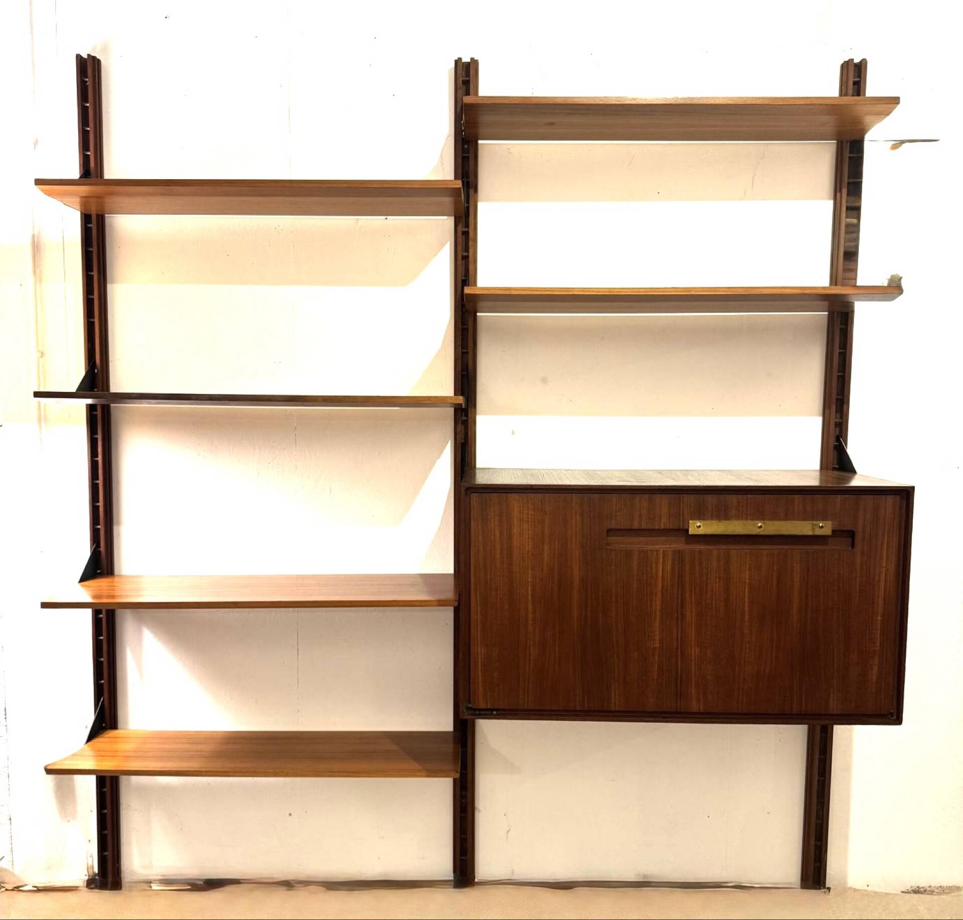 Wall shelf, Mid-Century, Italy, 1950s