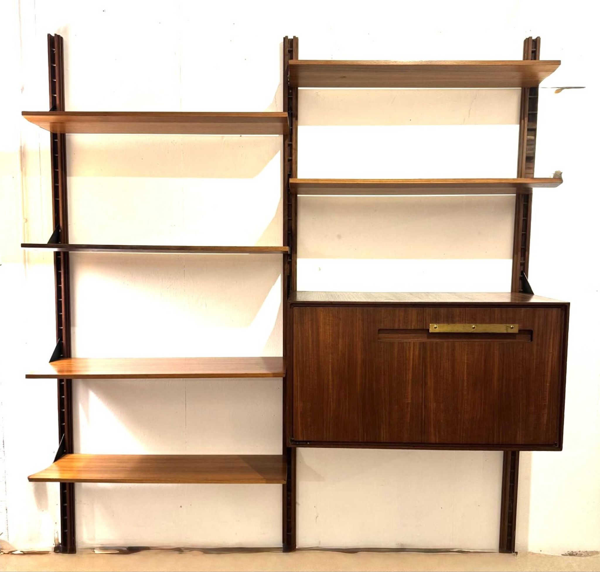 Wall shelf, Mid-Century, Italy, 1950s