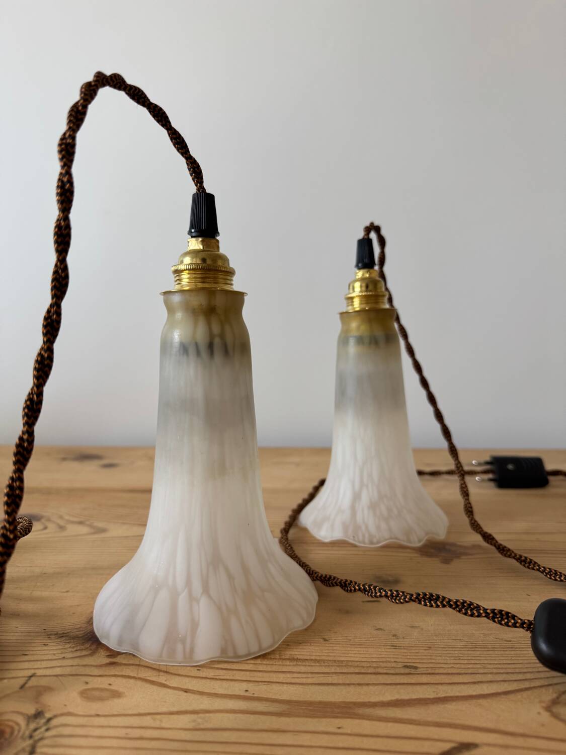 Paire de baladeuses en verre de Clichy