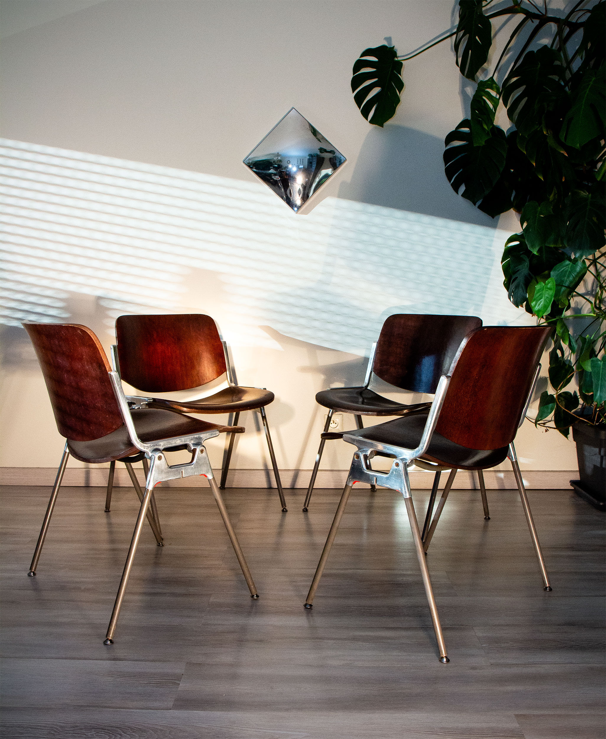 Suite de 4 chaise DSC 106 de Giancarlo Piretti pour Castelli, 1965