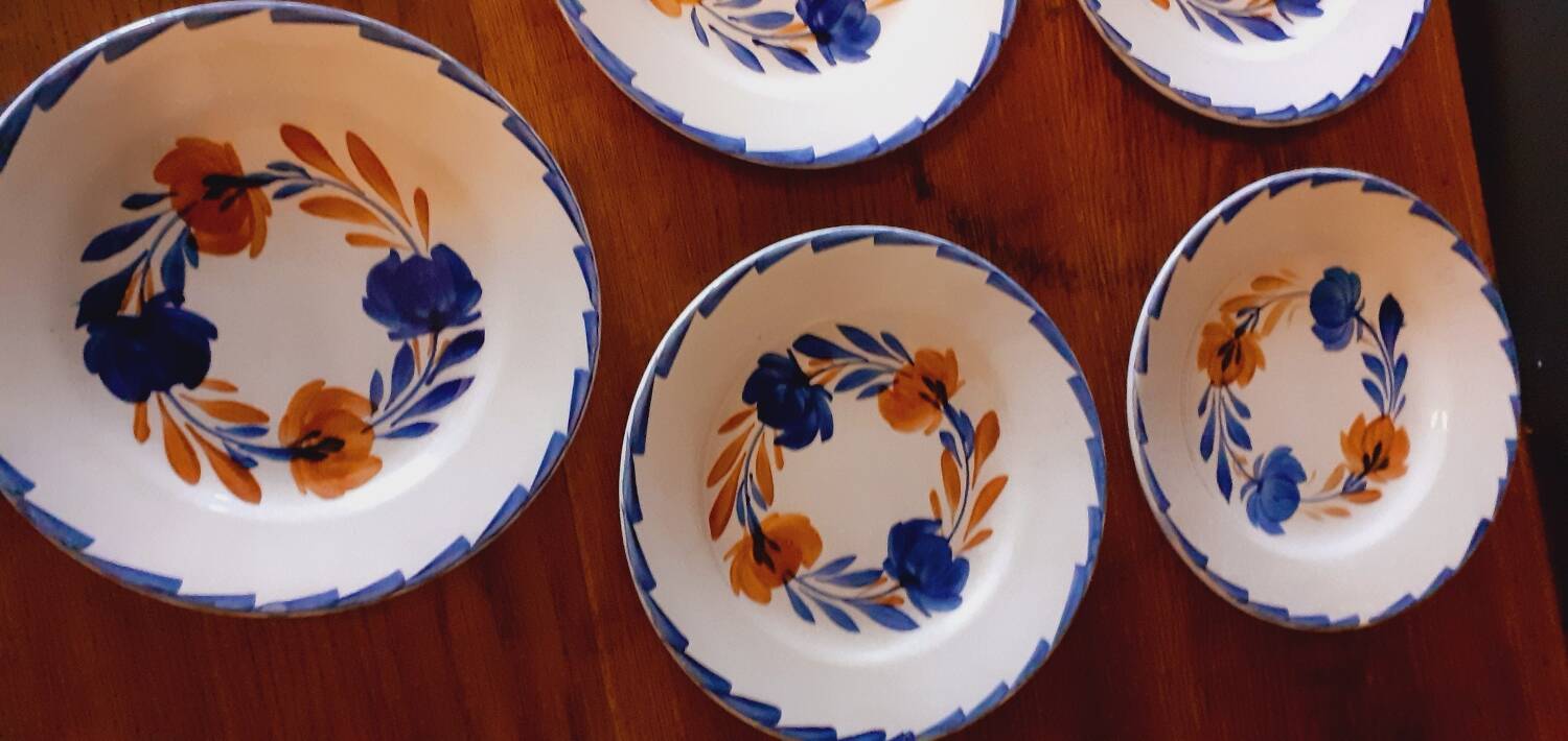 8 dessert plates from the Moulin des Loups factory around 1930
