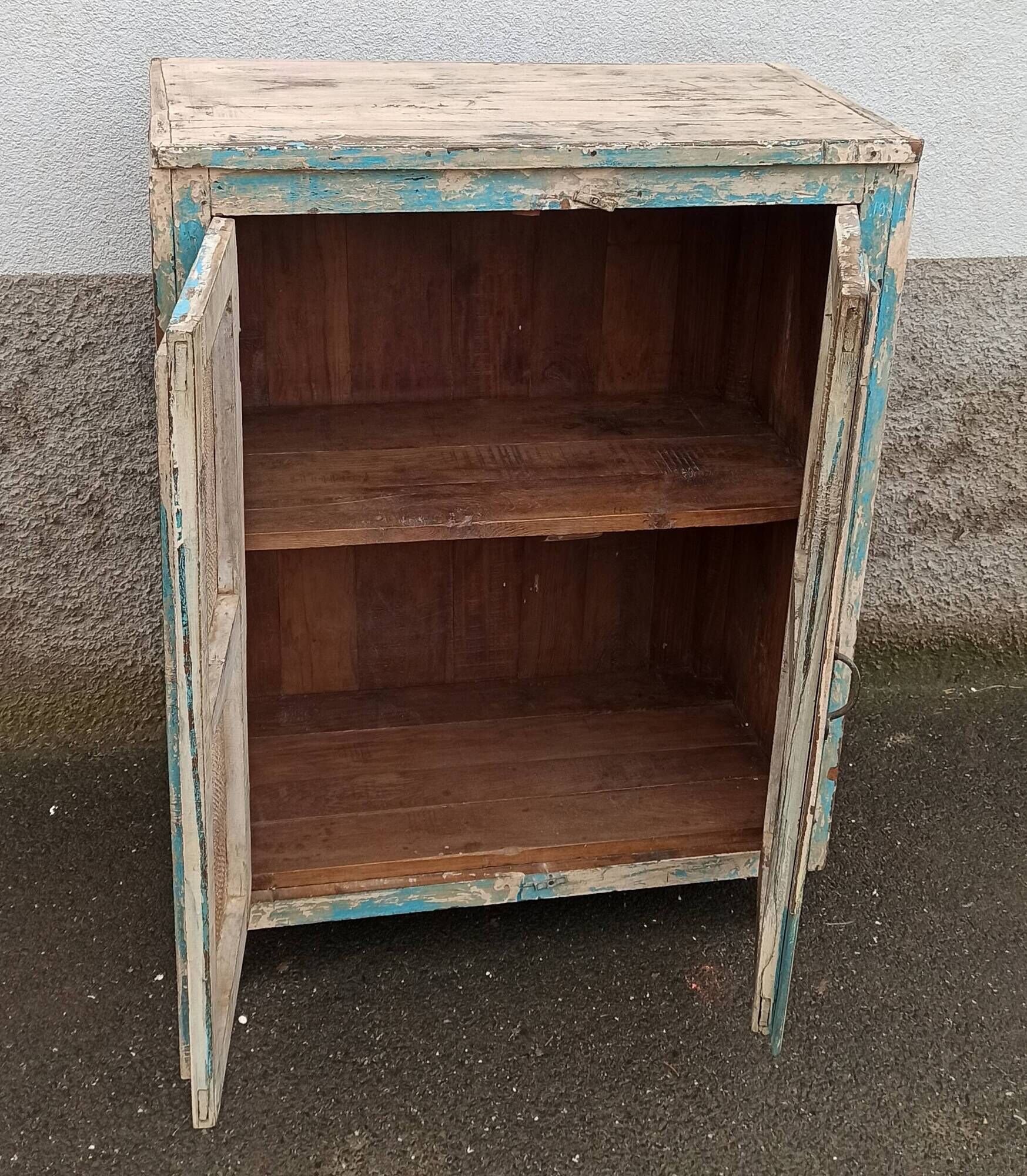 Small pantry buffet in old wood with mesh doors