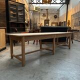 Oak farmhouse table and its 2 benches
