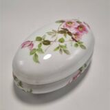 Porcelain candy box