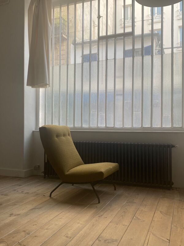 Chauffeuse Par Gilbert steiner Modèle Galion” C. 1960