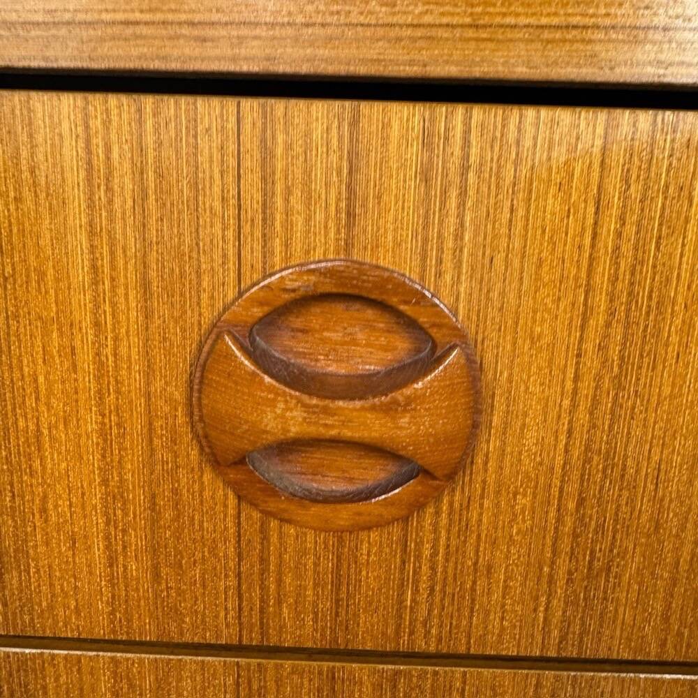 Danish teak veneer chest of drawers from the 1970s.