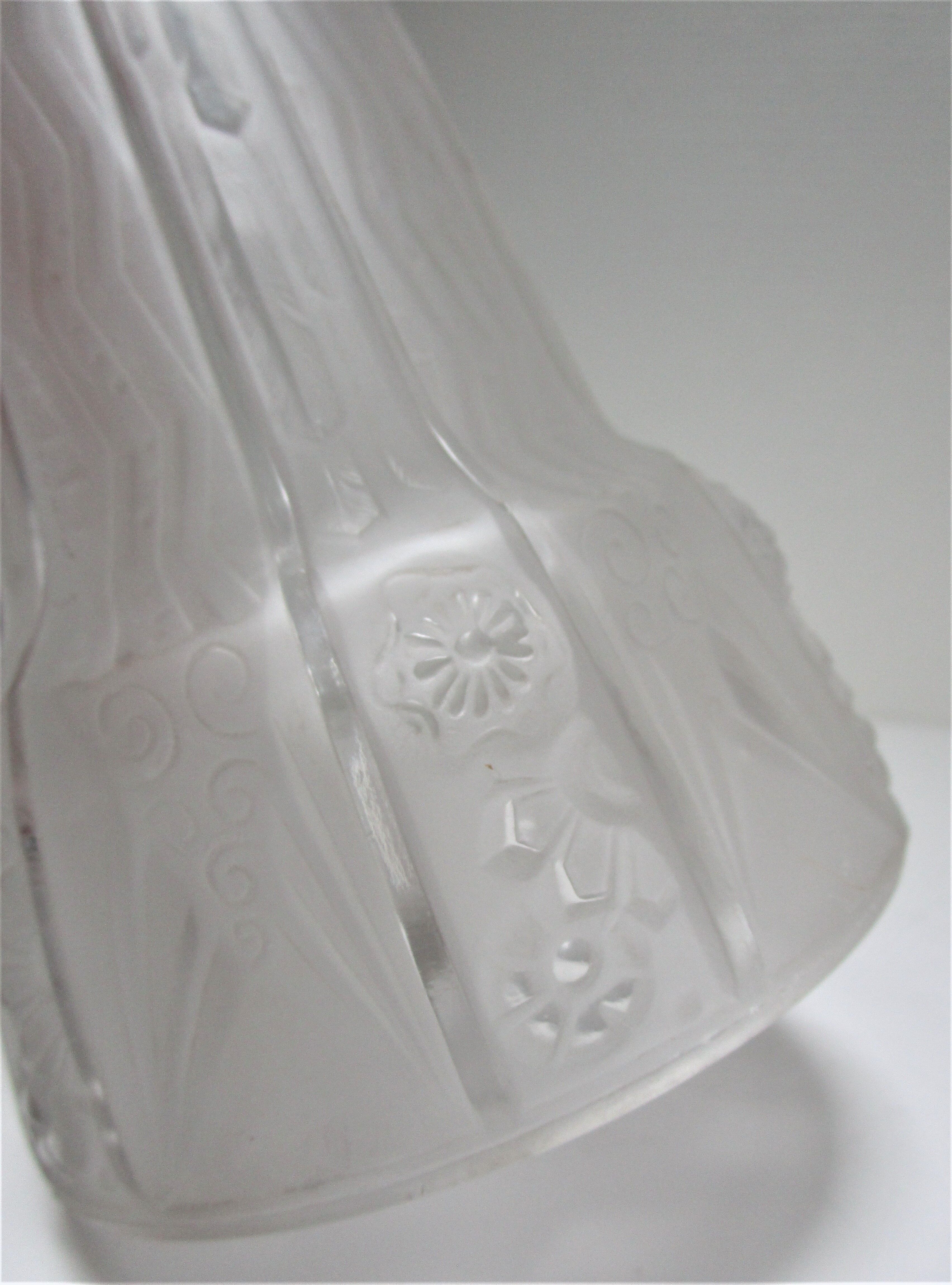 Tulip molded glass Muller brothers Lunéville Art Deco
